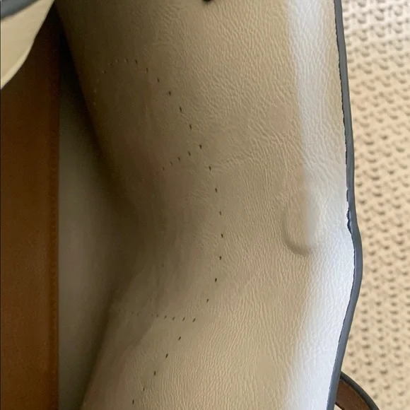 Hermés Style Elegant Tan Leather Tote Bag - Picture 6 of 7